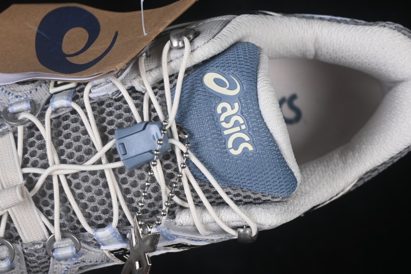 Asics Gel-Kahana 8 FL Retro Running Shoes with Vintage Design - 1203B031-028