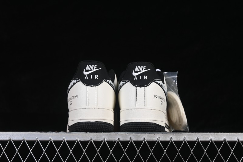 Nike Air Force 1 '07 Low Classic White and Black Casual Sneakers - KG6699-F31