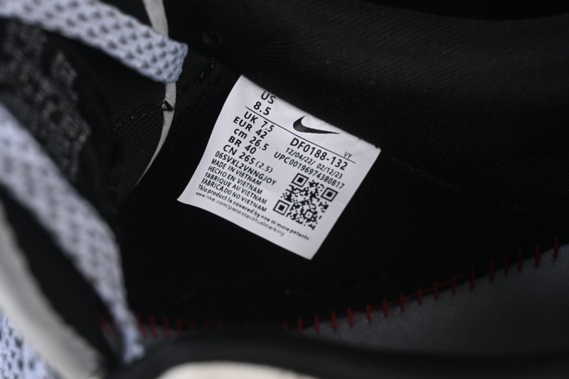 Nike Air Force 1 '07 Low Casual Skateboarding Shoes in White and Black - DF0188-132