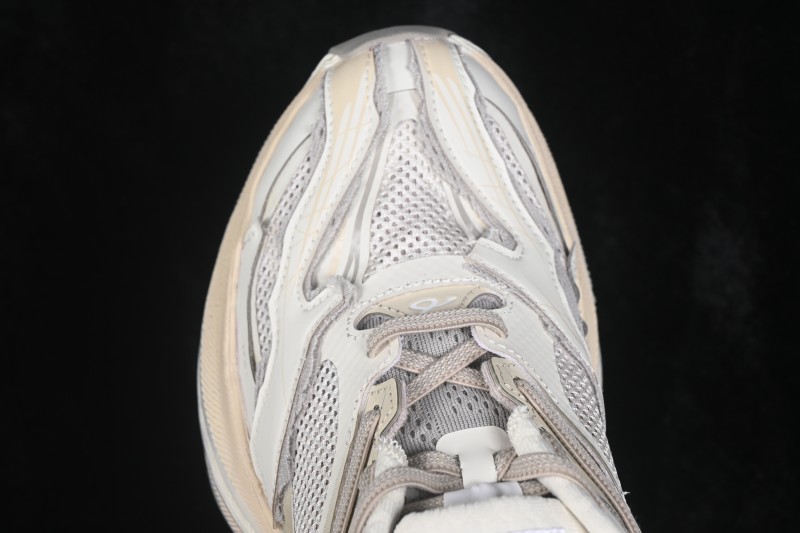 Balenciaga Jet Embossed Logo Round-Toe Thick-Sole Low-Top Dad Sneakers - WMRTN9191