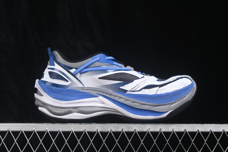 Balenciaga Jet Embossed Round-Toe Thick-Sole Low-Top Dad Sneakers - WMRTN9041