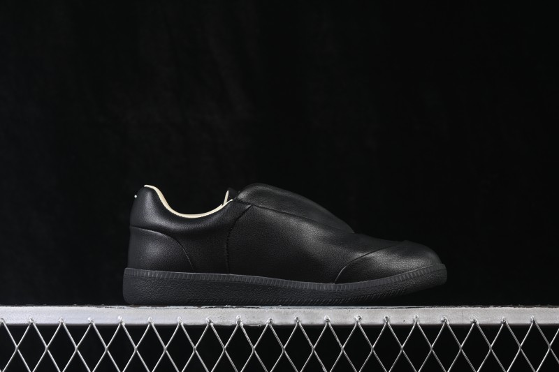 Maison Margiela Replica Calfskin Retro Low-Top Sneakers - S58WS0180