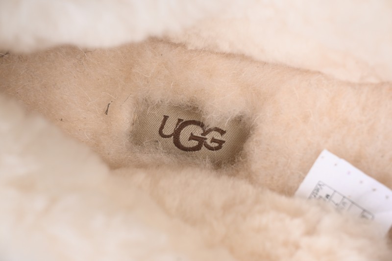 UGG Zora Lightweight Comfortable Casual Shoes - 1178111 CHE