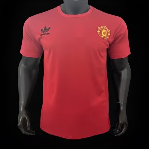 23/24 Manchester United Essentials Trefoil T-Shirt