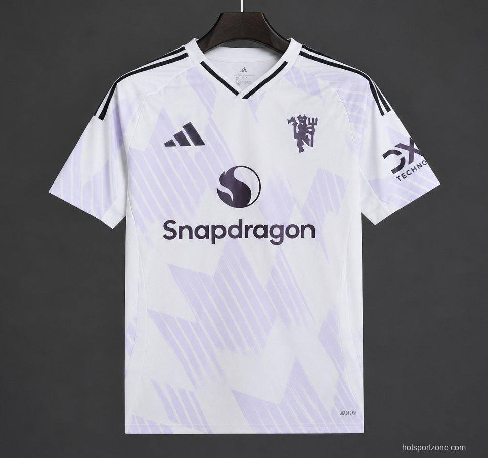 26/26 Manchester United Away Jersey with Casemiro Special Edition Print White